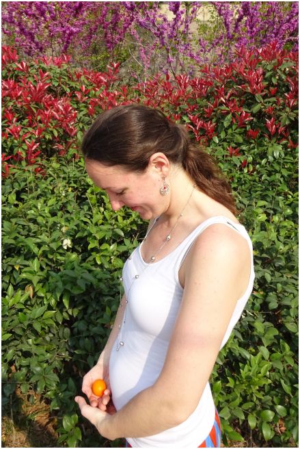 kumkuat looking down