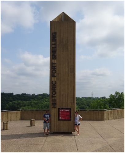 Fort snelling sign