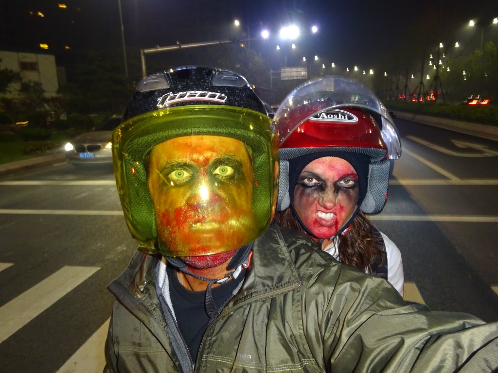 Don't worry, we were stopped at a red light when we took this photo.